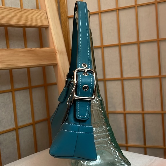 Coach Hamptons Demi Shoulder Bag - Picture 7 of 17